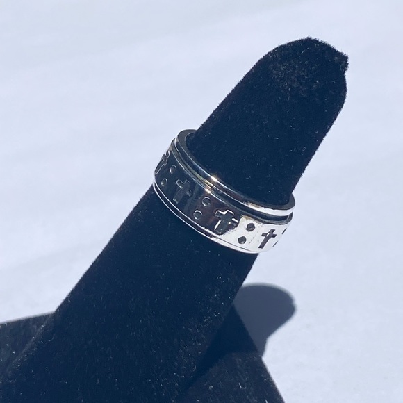 925 Sterling silver solid/heavy cross fidget ring✝️ - Picture 7 of 13